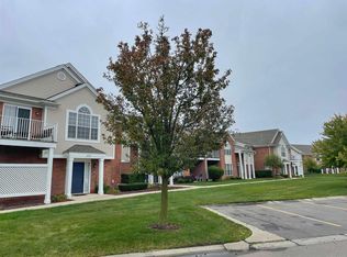 46142 Rhodes Dr, Macomb, MI 48044