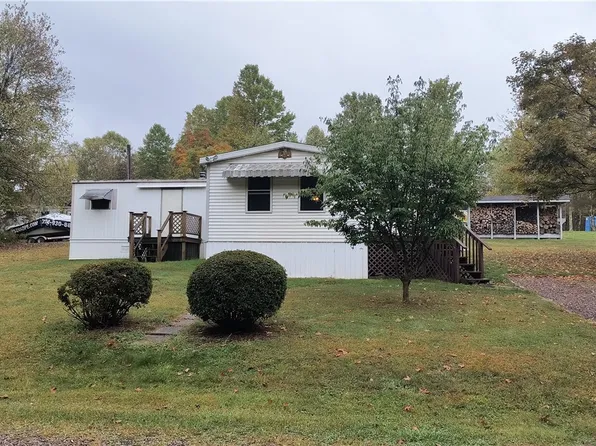 165 Magnolia Rd, Addison, PA 15411