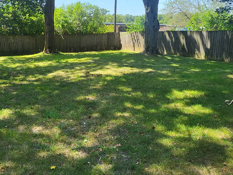 4072 Laukus Ln — Photo 18