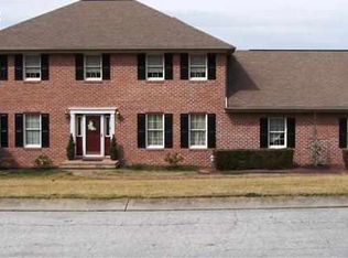 6133 Acorn Dr, Spring Grove, PA 17362