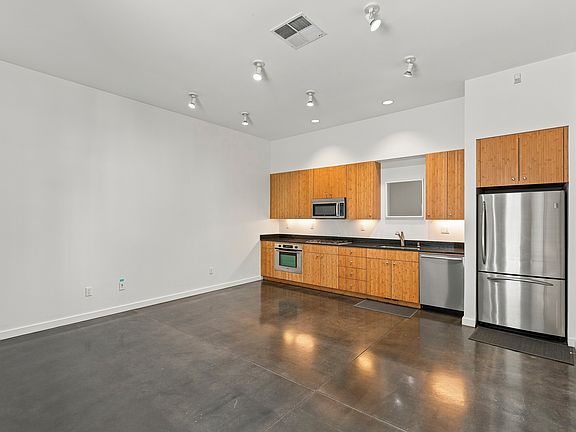5th image of 7 Ealing Ln