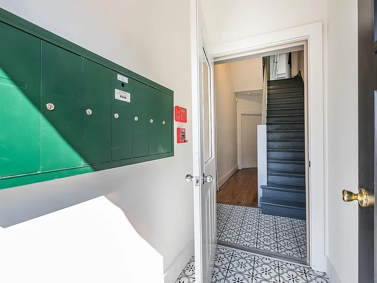 Building Front Entrance (Unit 2 is located directly behind stairs)