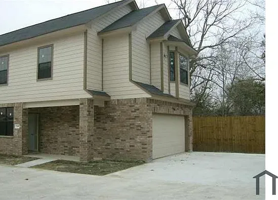 3 bed, 864 sqft, $1,400 — Photo 1
