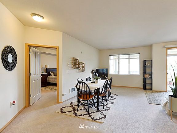 4th image of 23908 NE 115th Lane #304-1