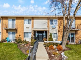8868 Kenneth Dr APT 1H, Des Plaines, IL 60016