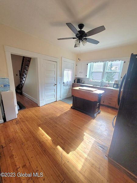 4th image of 2070 Central Avenue