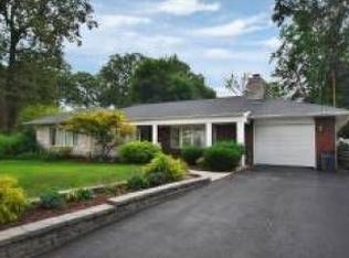 11 Madison St, Pequannock, NJ 07440