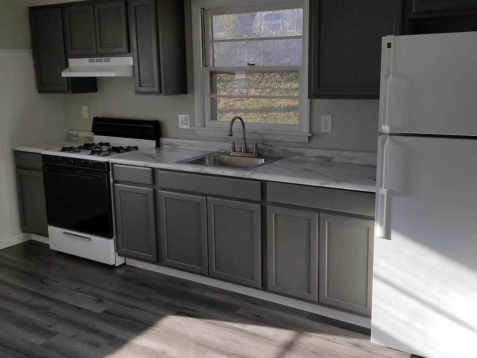 Newly renovated kitchen - gas stove.
