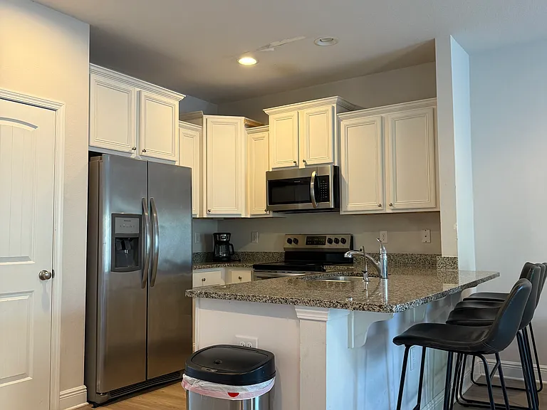 1887 Pointe Dr — Photo 5