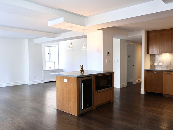 3rd image of 752 W End Ave APT 8C