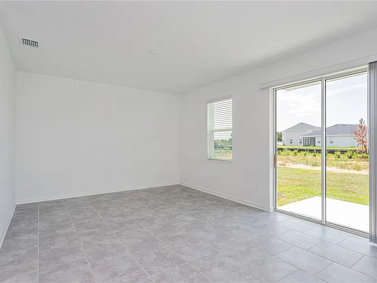 3227 Laurent Loop — Photo 8