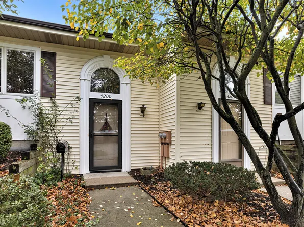 4200 Eastcastle Ct SE, Grand Rapids, MI 49508