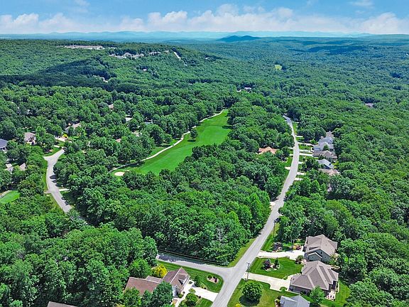 4th image of Stonewood Dr