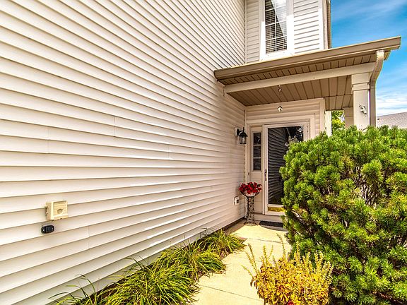 3rd image of 7011 Creekside Dr #7011