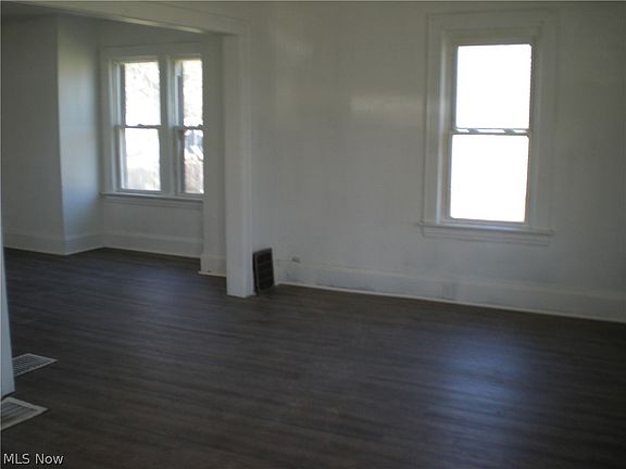 4th image of 5325 Summer Ave