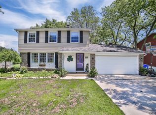 24 Pleasantview Ln, Buffalo, NY 14224