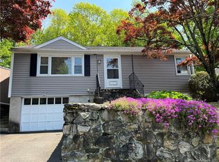 15 North Ave, Derby, CT 06418