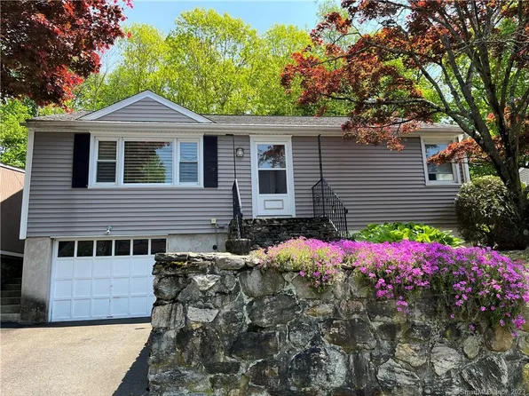 15 North Avenue, Derby, CT 06418