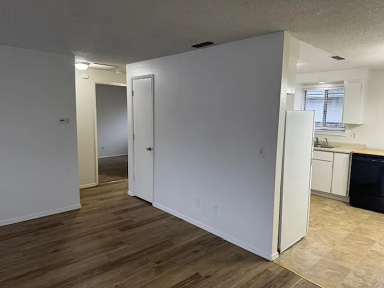 121 Edith Cir — Photo 16