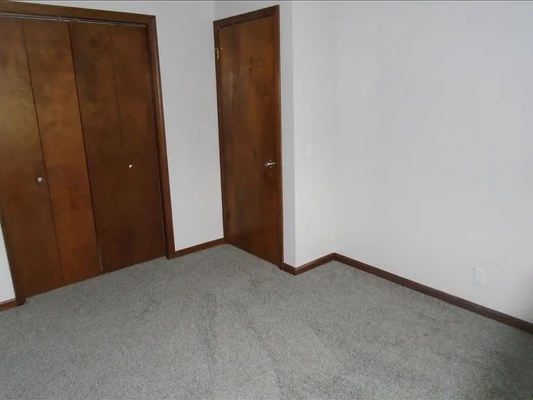 655 Colony Rd — Photo 8