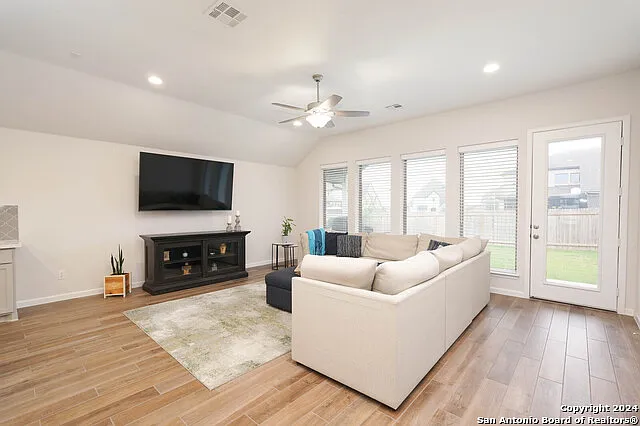 14308 Apache Wls — Photo 6