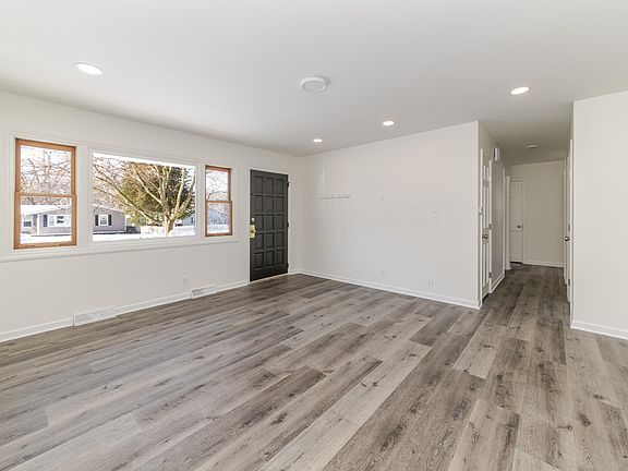 2nd image of 1008 S 10th Ave