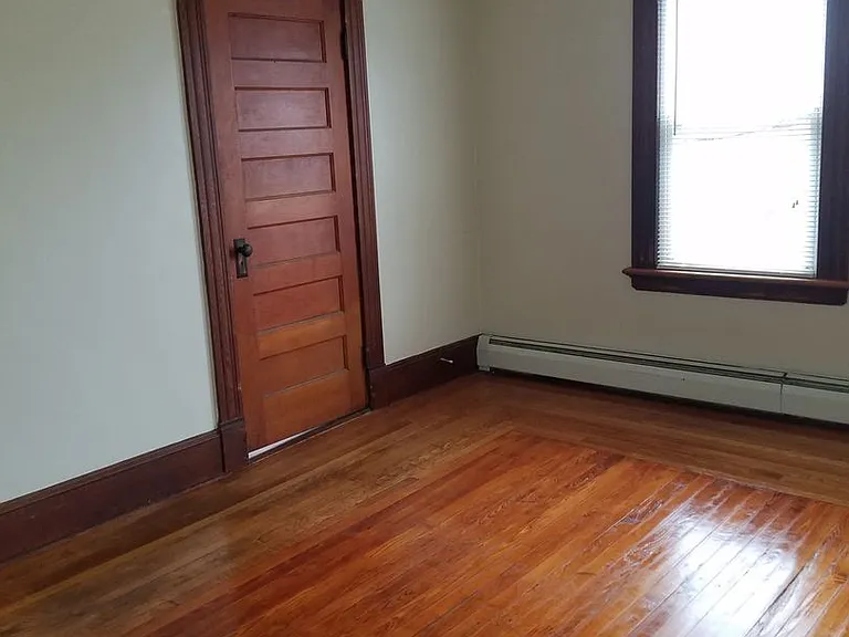 34 Roberts St — Photo 4