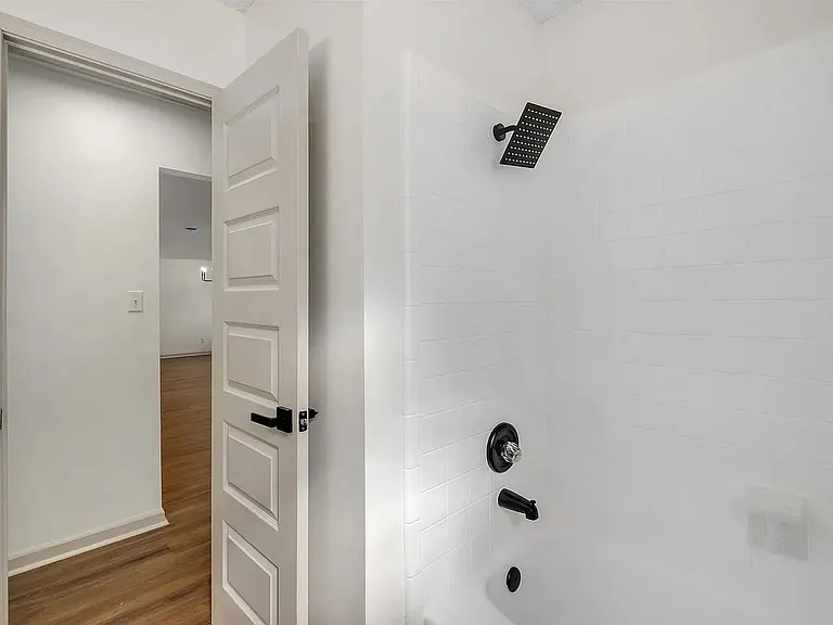 1825 Sherwood Dr — Photo 17