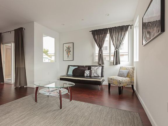 3rd image of 303 Douglas St #303