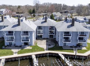 400 Lakeview Ct APT 25D, Spring Lake, MI