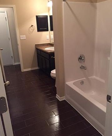 5th image of 5922 Ashwood St