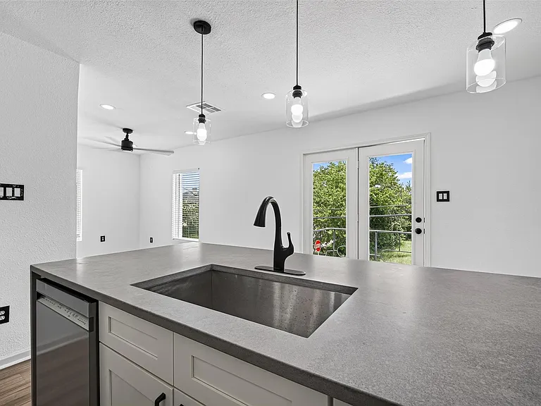 3701 Hutchins St — Photo 19