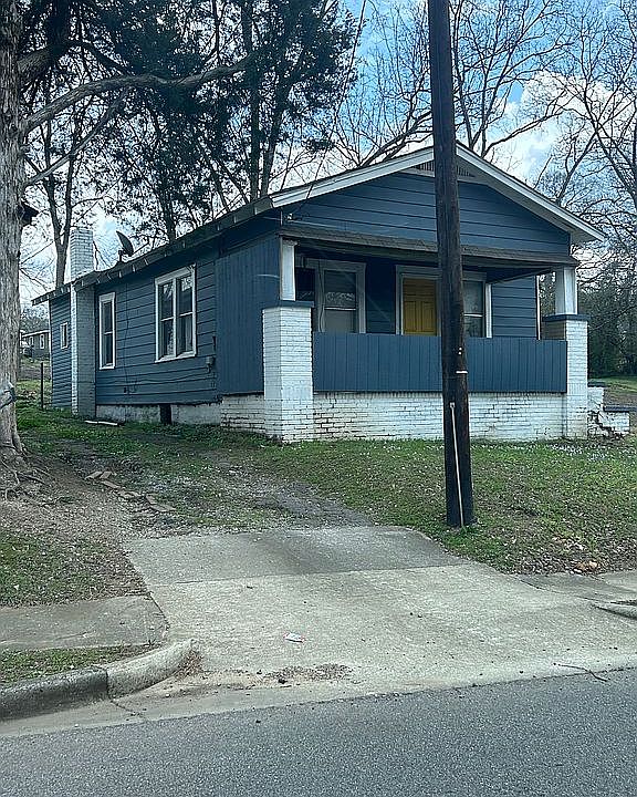 2nd image of 3733 4th St W