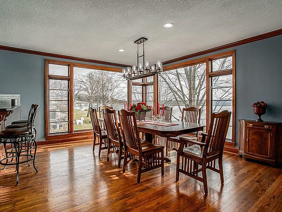 3rd image of 11 B Lake Shore Dr