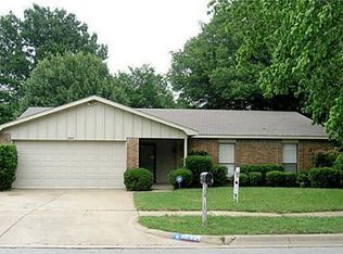 1905 Crooked Creek Ln, Arlington, TX 76006