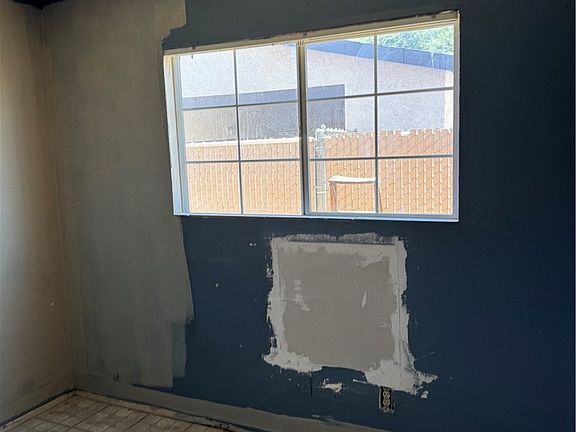 2nd image of 52425 Las Palmas St