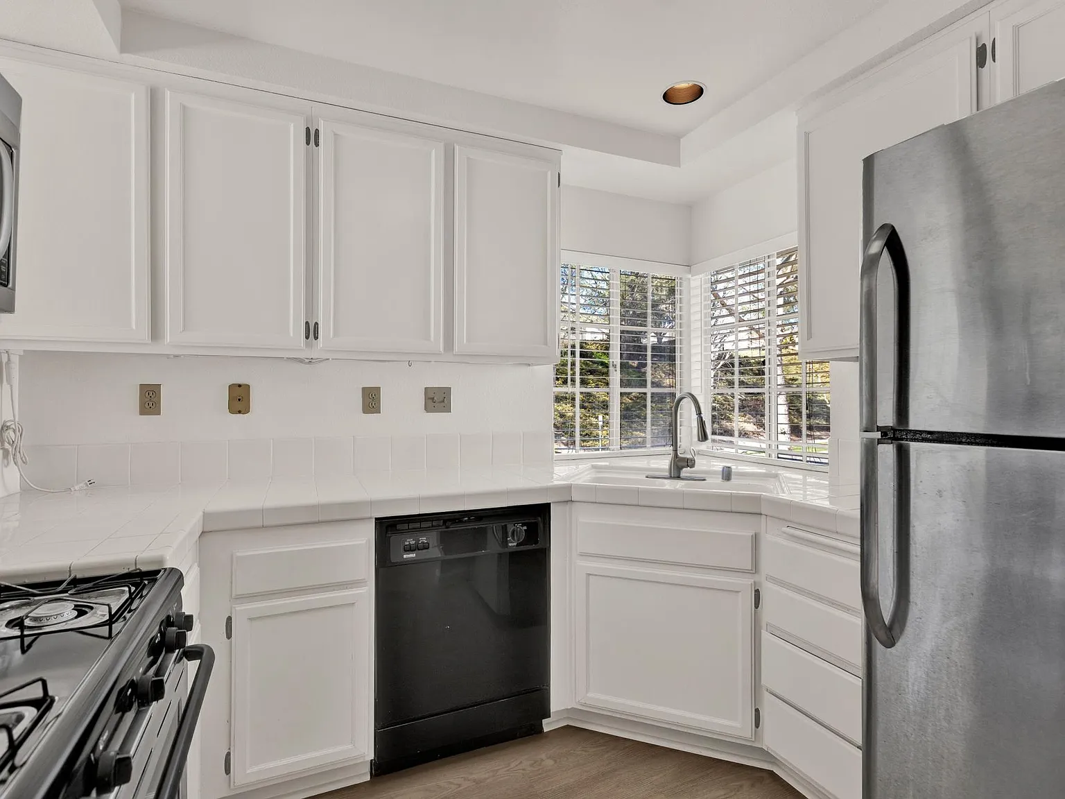 13322 Tiverton Rd — Photo 3