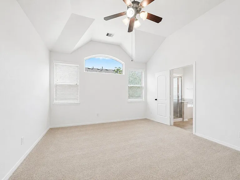5 Cheswood Manor Dr — Photo 10