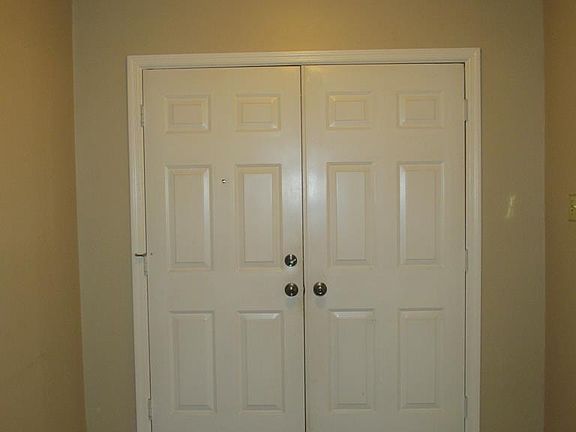 2nd image of 1902 Huckleberry Dr