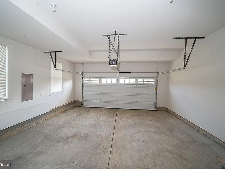 3701 Parris Blvd — Photo 59