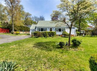 1015 Knollwood Rd, White Plains, NY 10603