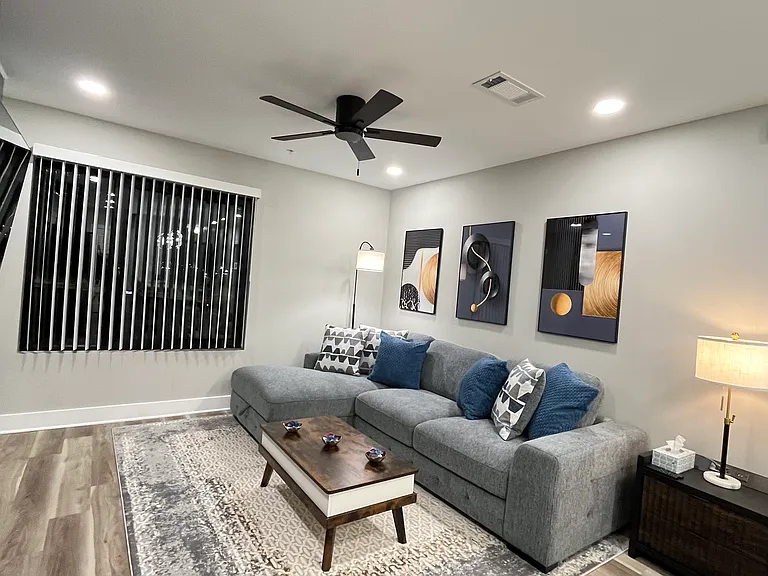 The Tucker Luxury Apartments — Photo 24