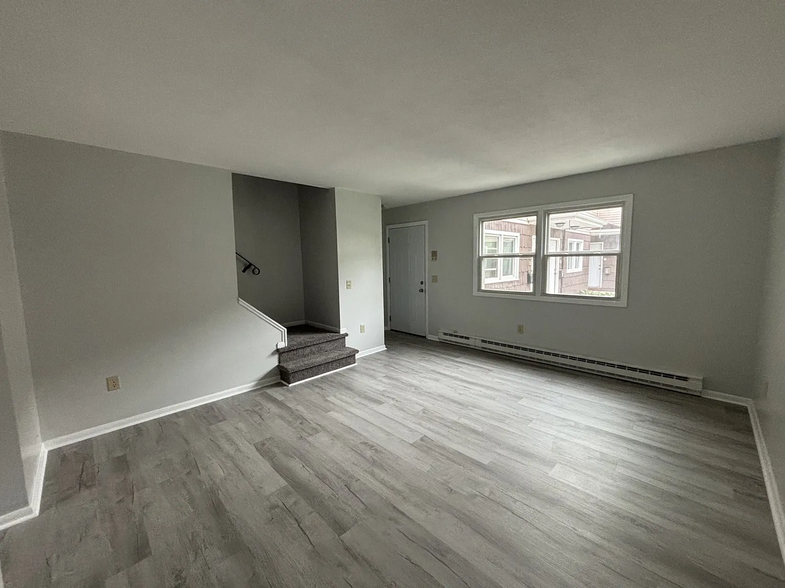 2 bed, 1.5 bath, 1100 sqft, $1,700 — Photo 3