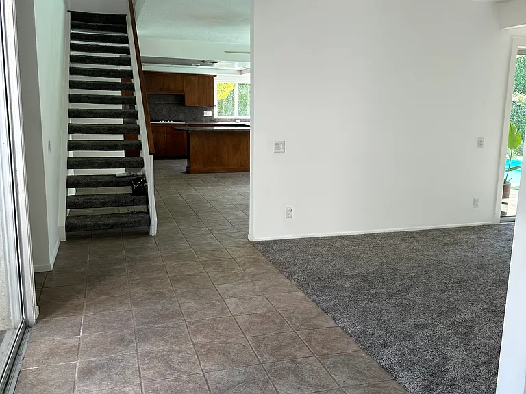 Yorkfield Ct — Photo 8