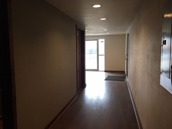3rd image of 704 E Lincoln Way