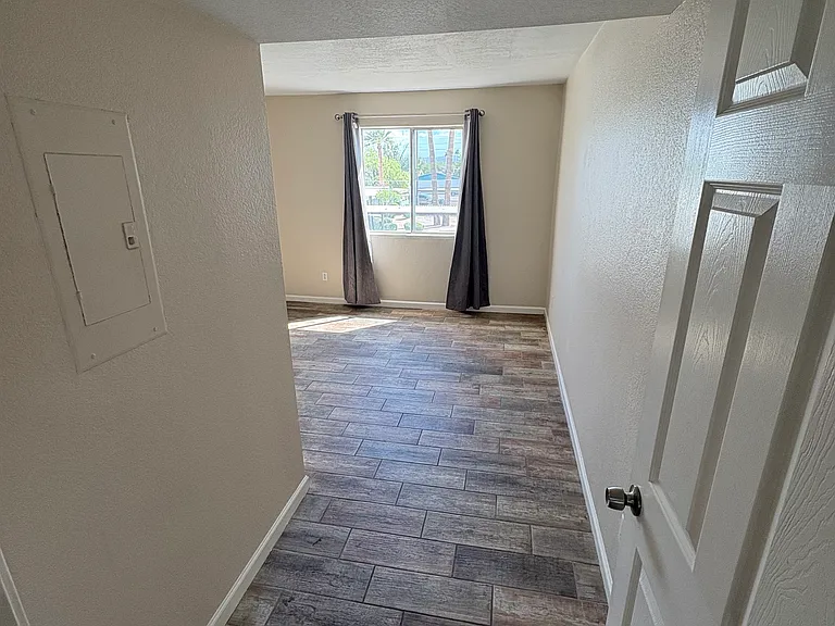 740 W Elm St #243 — Photo 17