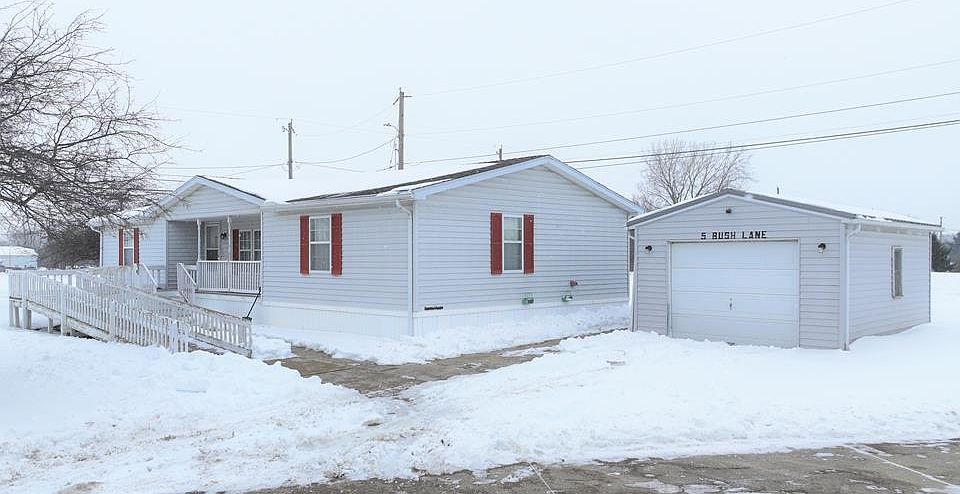 1st image of 5 Bush Ln