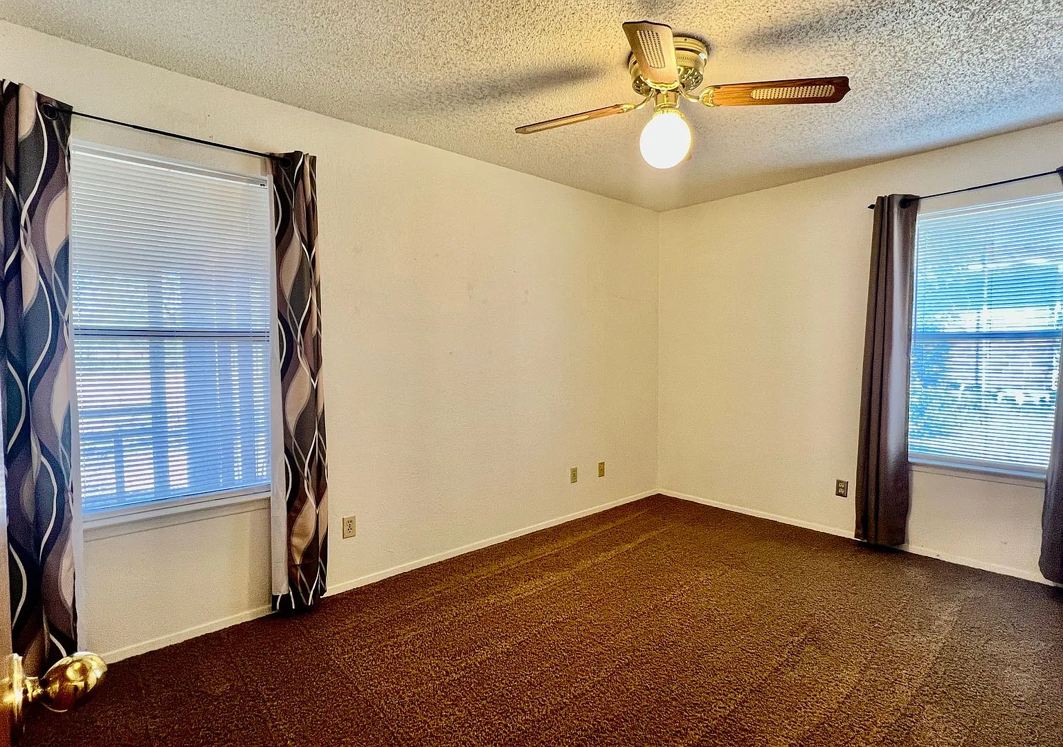 New Rental 3/2/2 Brick Home — Photo 4