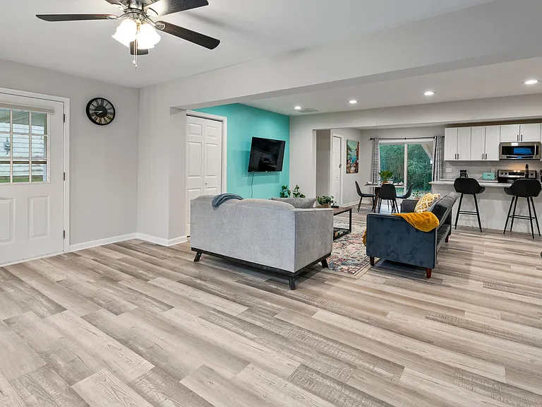 3032 Brook Dr — Photo 4