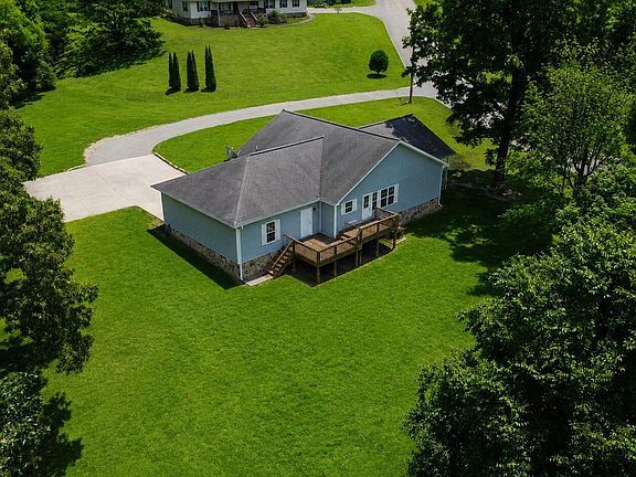 3rd image of 29 Ridgeland Trl